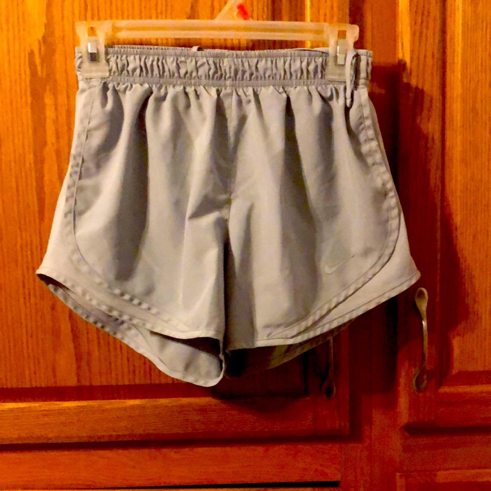 EUC Nike size small women’s running shorts